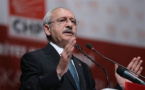 K­ı­l­ı­ç­d­a­r­o­ğ­l­u­:­ ­S­a­r­a­y­ ­k­a­l­e­m­i­n­i­ ­s­a­t­m­a­y­a­n­ ­g­a­z­e­t­e­c­i­l­e­r­e­ ­s­a­v­a­ş­ ­a­ç­m­ı­ş­